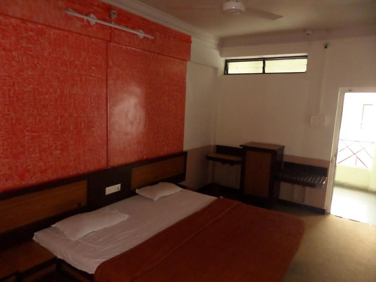Hotel Ayodhya ナーシク エクステリア 写真